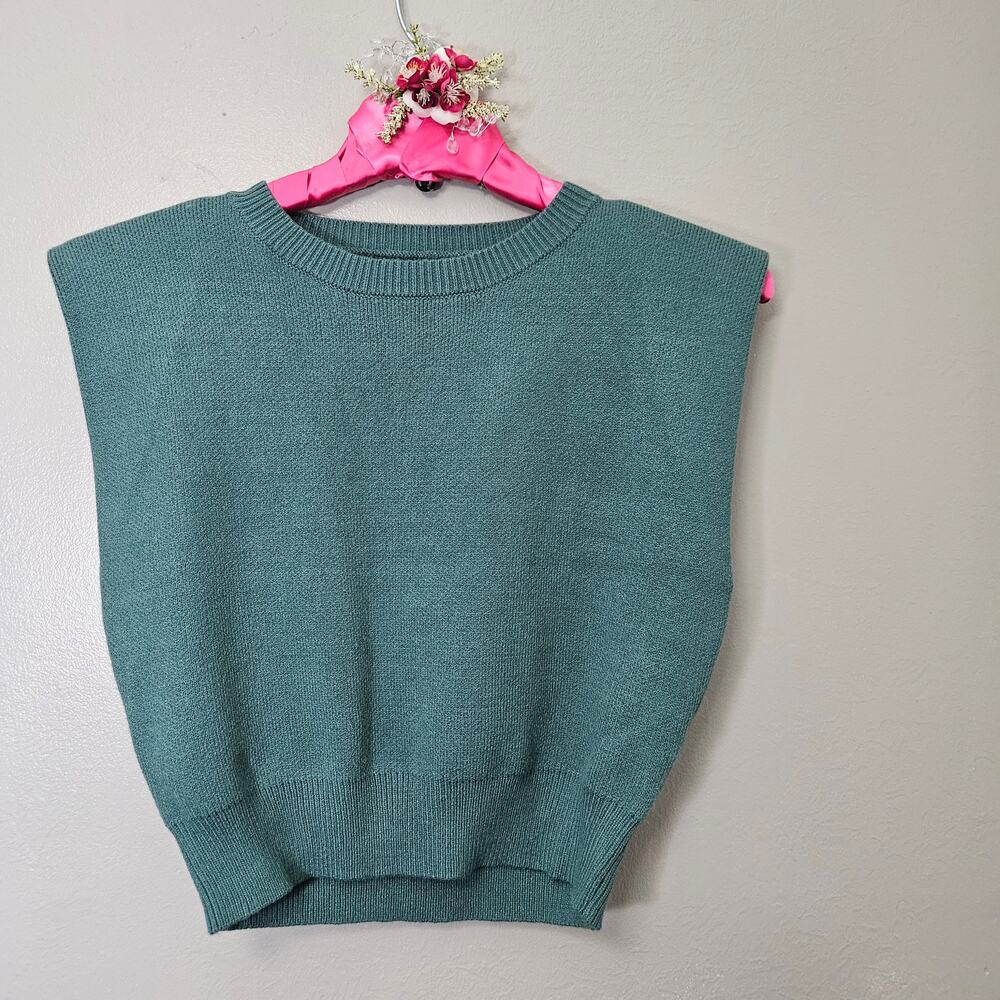 NWT SHE+SKY Dark Green Crop Sweater Vest Crewneck Women’s L Minimalist Preppy